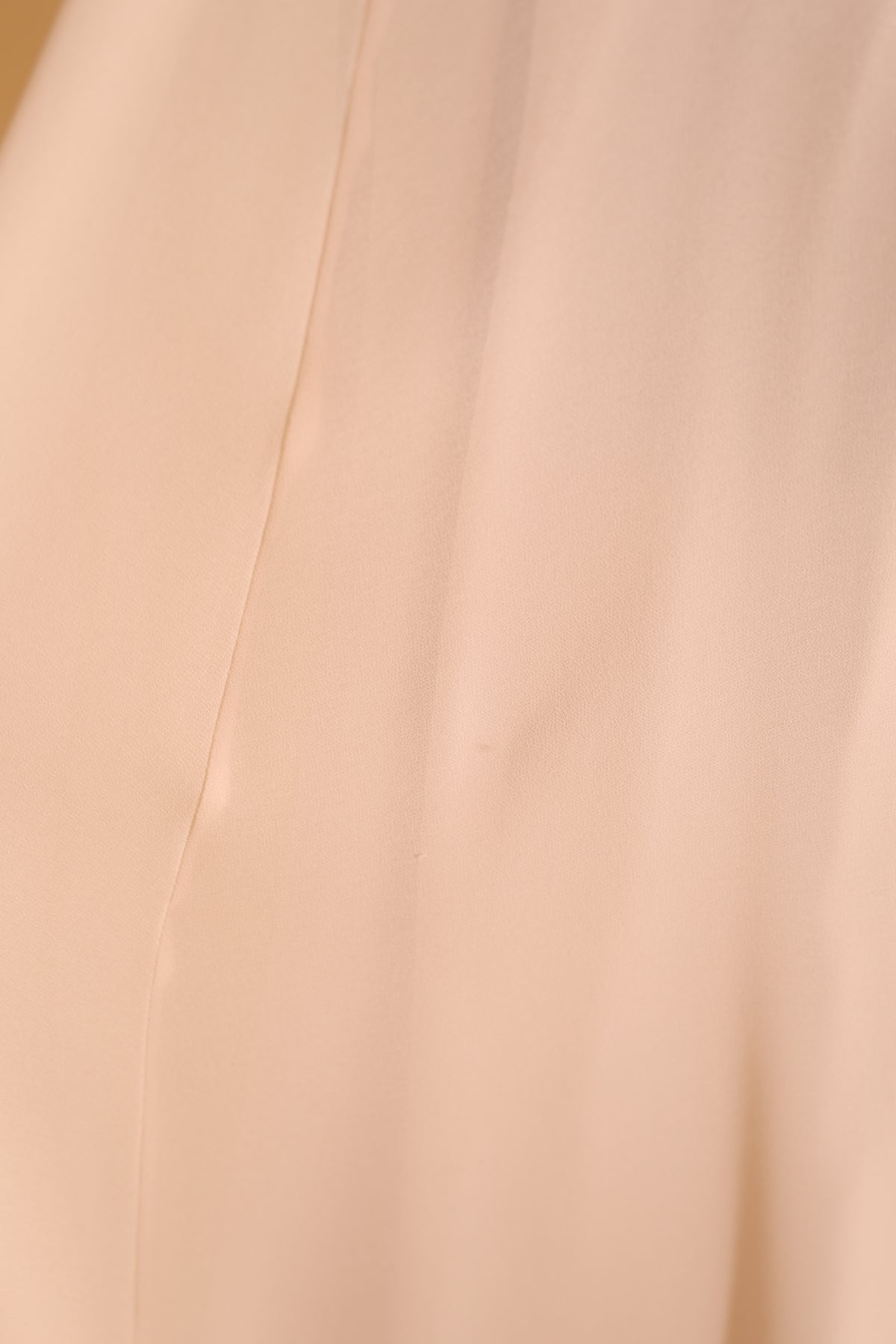 Second Hand Chiffonkleid mit besticktem Rundhalsausschnitt, cremeweiß