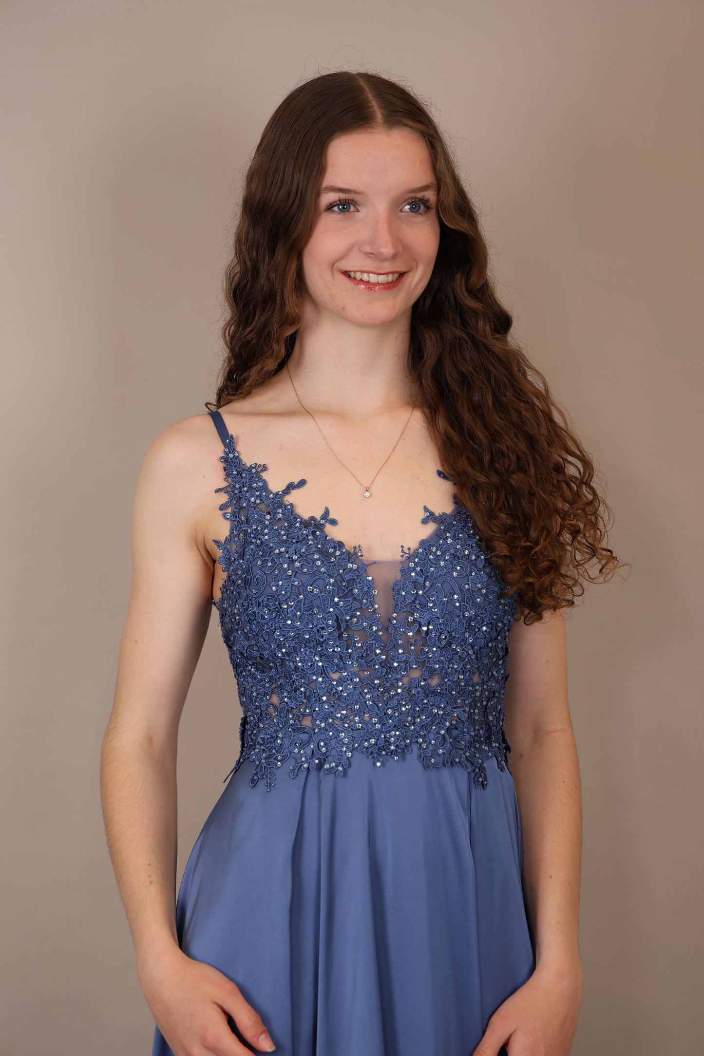 langes Abendkleid mit Spitze, Schnürung & Satinrock, taubenblau