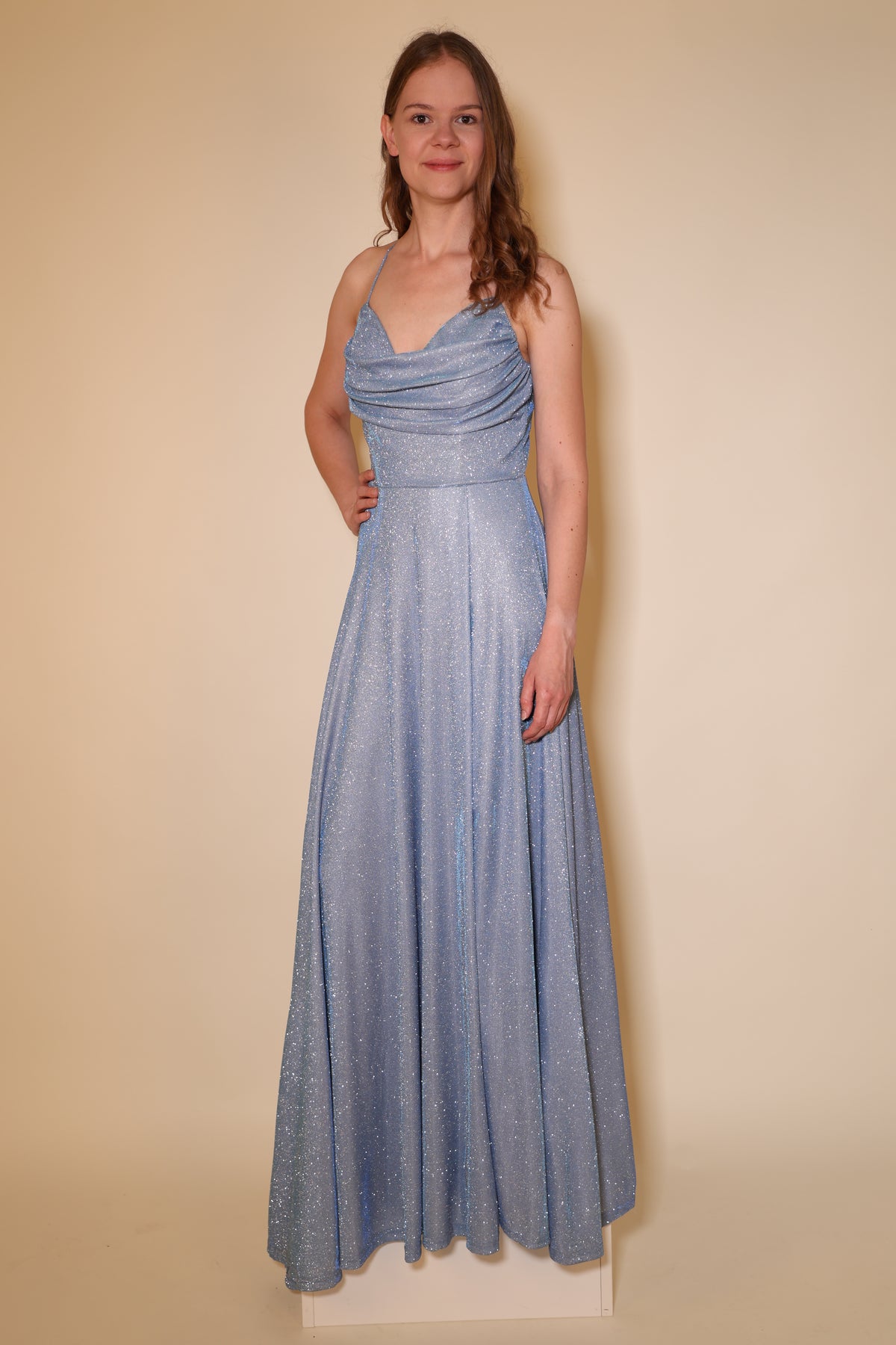 Langes Glitzer-Abendkleid mit Schlitz und Schnürung, hellblau