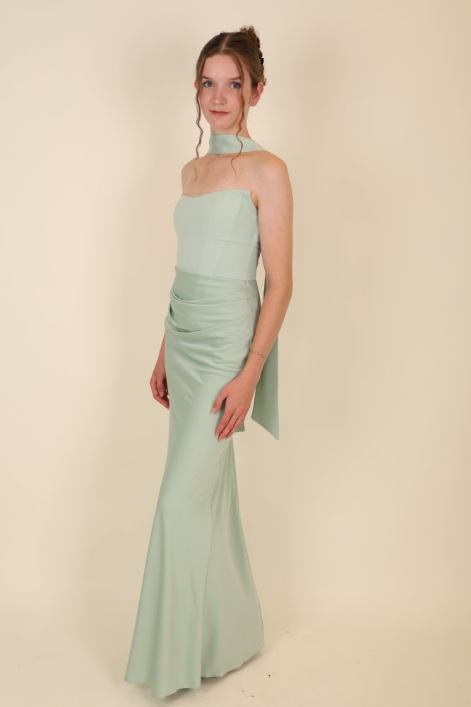 Figurbetontes Abendkleid mit Drapierung und Schal, salbei - Dein Kleiderladen