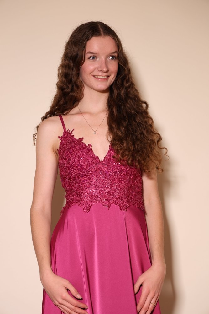 Langes Satinkleid mit Spitze und Schlitz, pink - Dein Kleiderladen