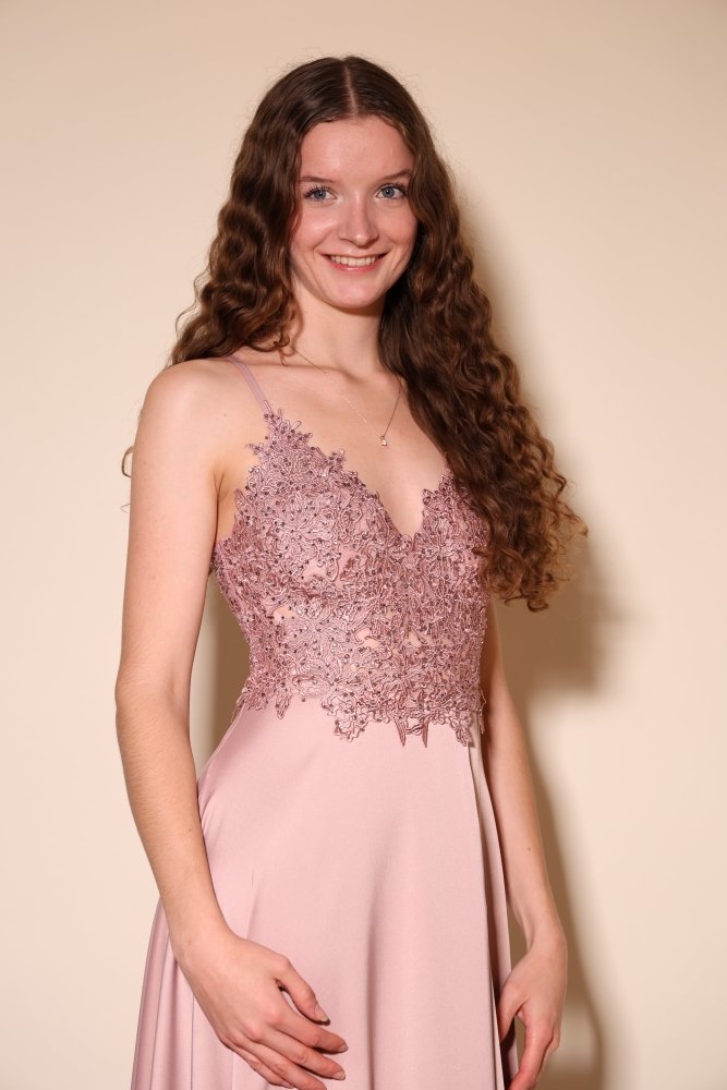 Langes Satinkleid mit Spitze und Schlitz, rosa - Dein Kleiderladen