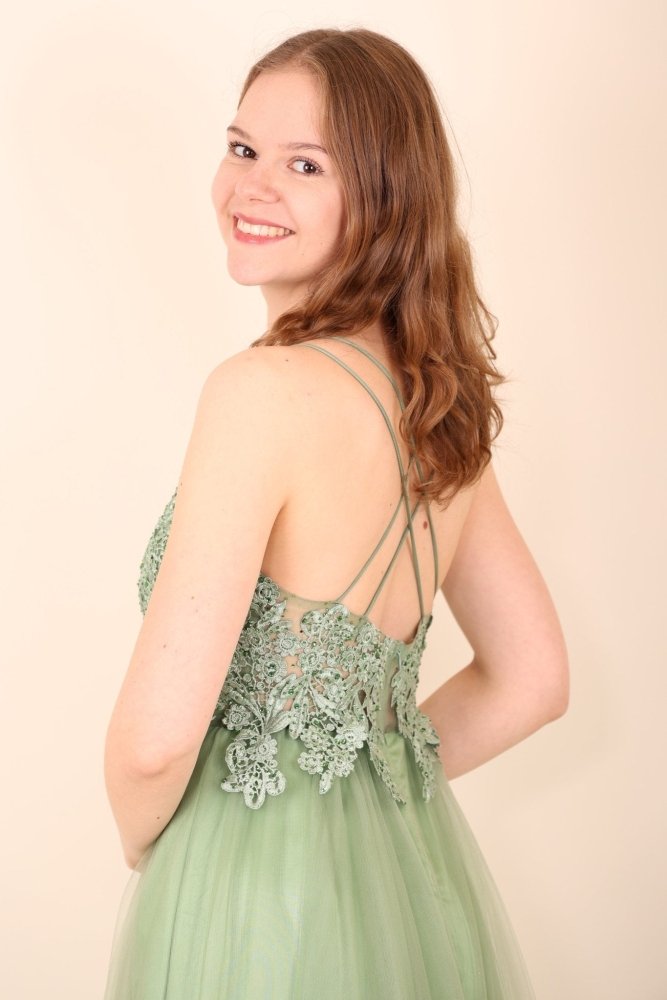 Langes Tüllkleid mit funkelnder Spitze und Schlitz, hellgrün - Dein Kleiderladen