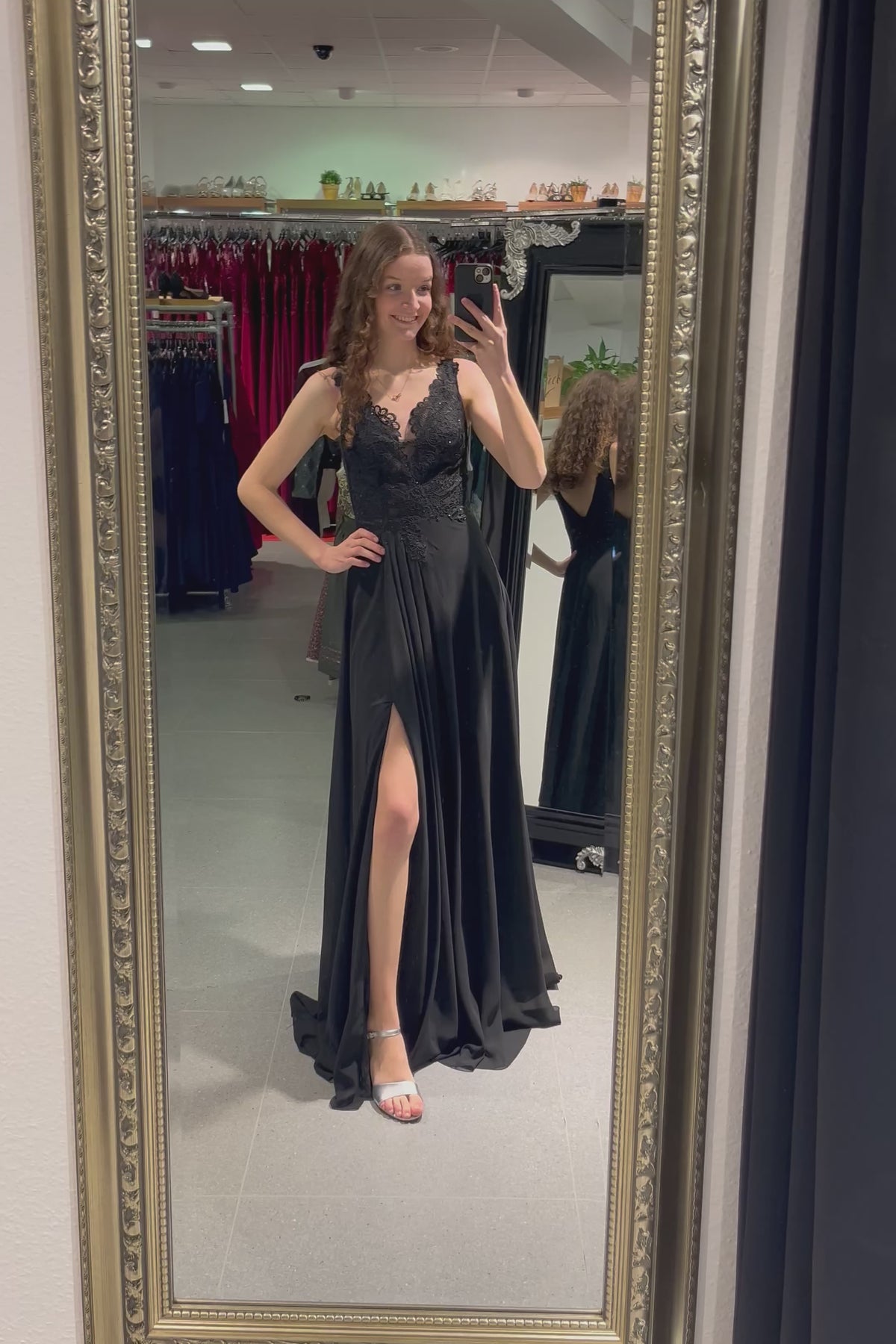Abendkleid mit Spitzenoberteil, V-Ausschnitt & Schlitz, schwarz - Dein Kleiderladen