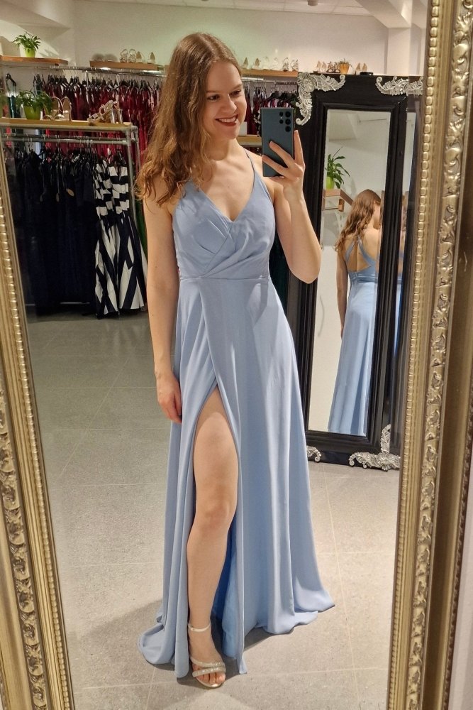 Schlichtes Chiffon - Abendkleid mit V - Ausschnitt & Schlitz, hellblau - Dein Kleiderladen