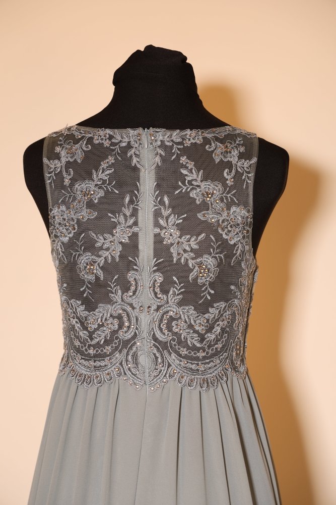 Second Hand Abendkleid mit Blumenspitze, grüngrau - Dein Kleiderladen