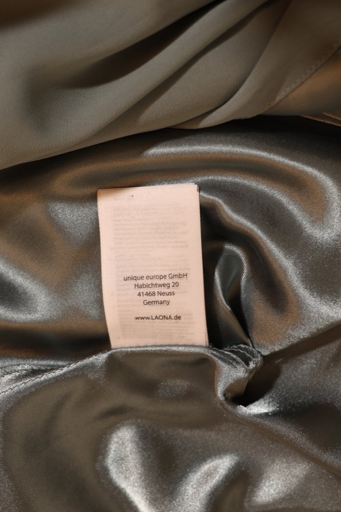 Second Hand Abendkleid mit Blumenspitze, grüngrau - Dein Kleiderladen
