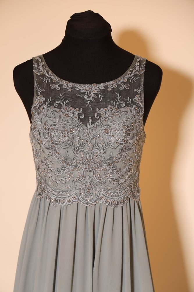 Second Hand Abendkleid mit Blumenspitze, grüngrau - Dein Kleiderladen