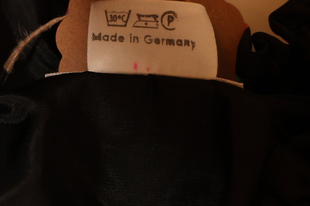 Second Hand Blumenkleid mit langen Ärmeln, schwarz - Dein Kleiderladen