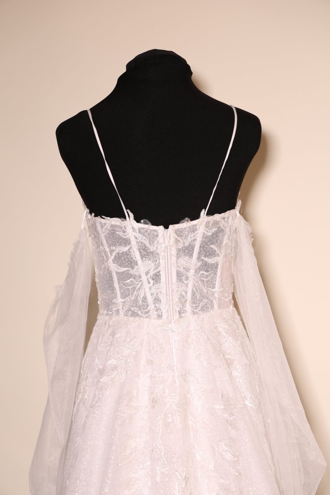 Second Hand Brautkleid mit Corsagen - Oberteil, Tüllärmeln und Glitzertüllrock, ivory - Dein Kleiderladen