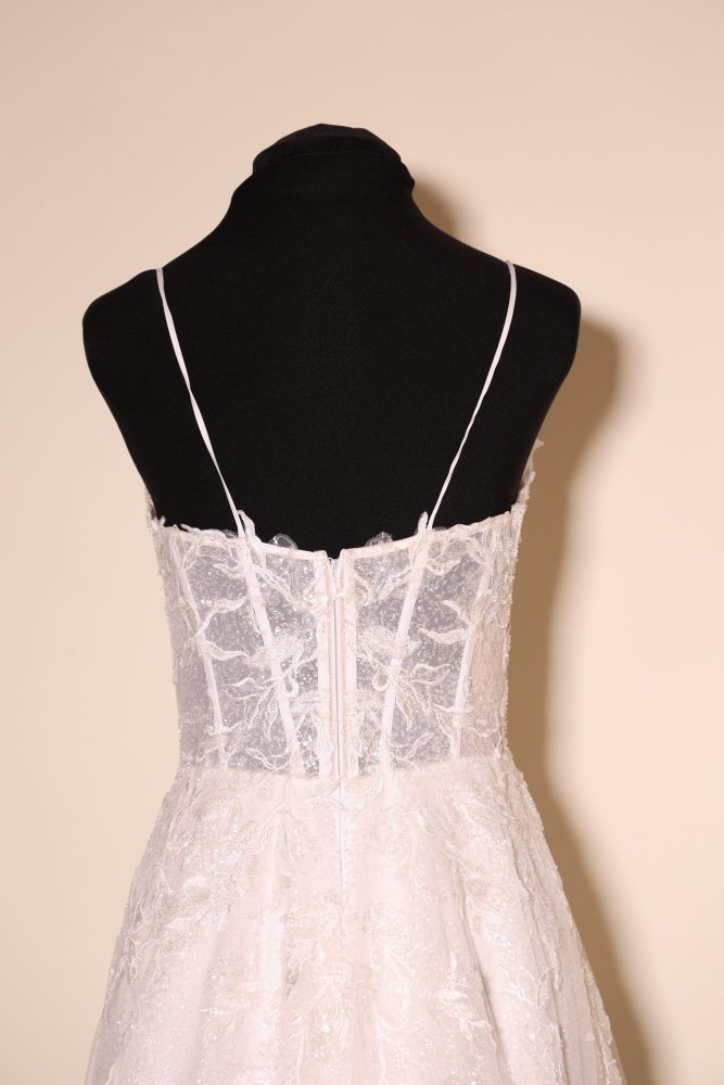 Second Hand Brautkleid mit Corsagen - Oberteil, Tüllärmeln und Glitzertüllrock, ivory - Dein Kleiderladen
