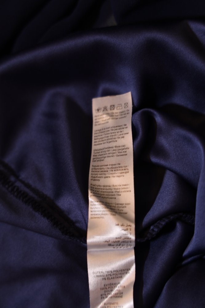 Second Hand Chiffonkleid mit besticktem Gürtel und gesmoktem Rücken, dunkelblau/creme - Dein Kleiderladen
