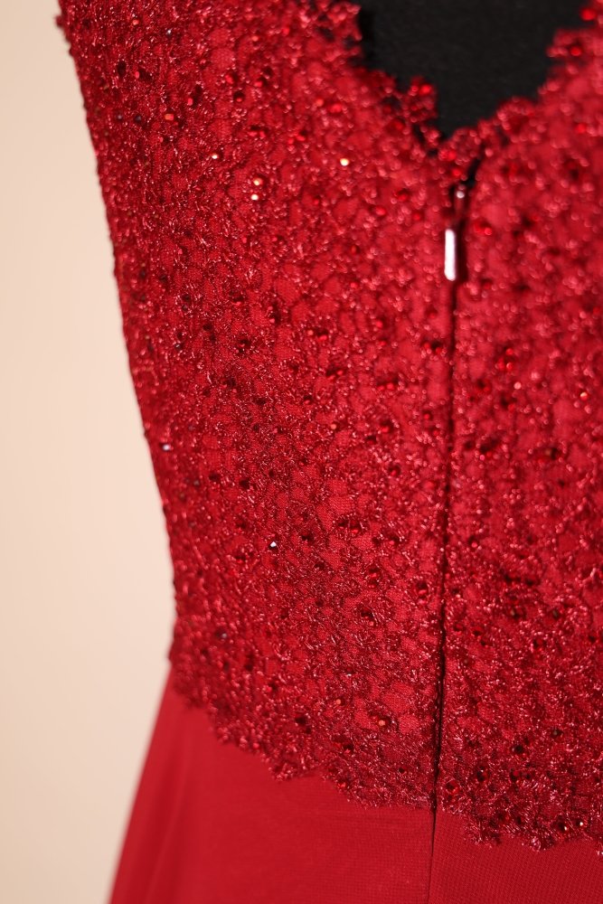 Second Hand Chiffonkleid mit fein besticktem Oberteil und V-Ausschnitt, rot - Dein Kleiderladen