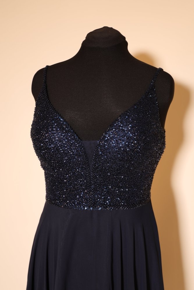 Second Hand Chiffonkleid mit seitlichen Cut - outs und funkelndem Oberteil, dunkelblau - Dein Kleiderladen