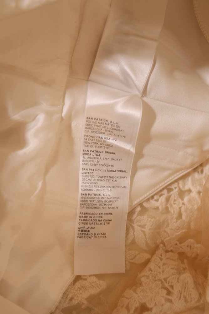 Second Hand elegantes Brautkleid mit Spitze und langer Schleppe, ivory - Dein Kleiderladen