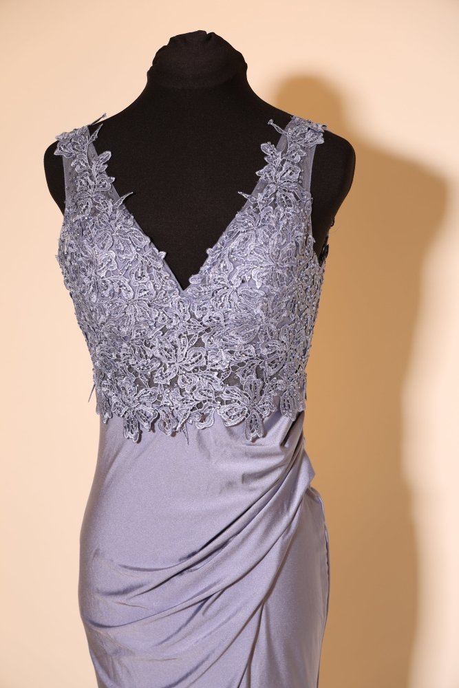 Second Hand enganliegendes Abendkleid, graublau - Dein Kleiderladen