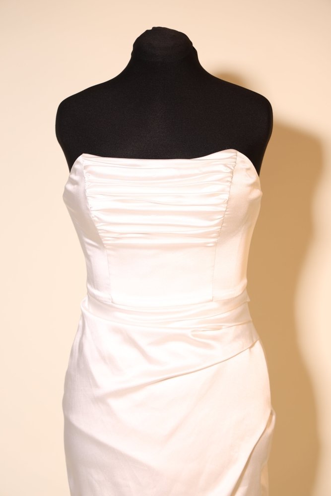 Second Hand enges, trägerloses Midi - Brautkleid mit Raffungen, ivory - Dein Kleiderladen