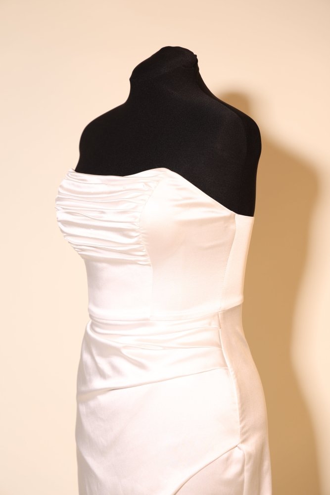 Second Hand enges, trägerloses Midi - Brautkleid mit Raffungen, ivory - Dein Kleiderladen