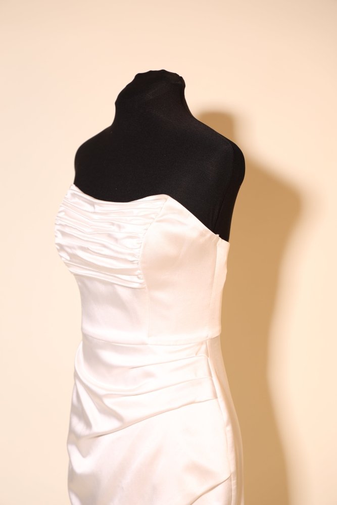 Second Hand enges, trägerloses Midi - Brautkleid mit Raffungen, ivory (Kopie) - Dein Kleiderladen