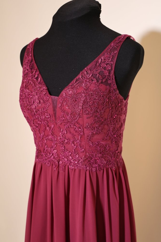 Second Hand fein besticktes Chiffon - Abendkleid mit tiefem Rückenausschnitt, magenta - Dein Kleiderladen