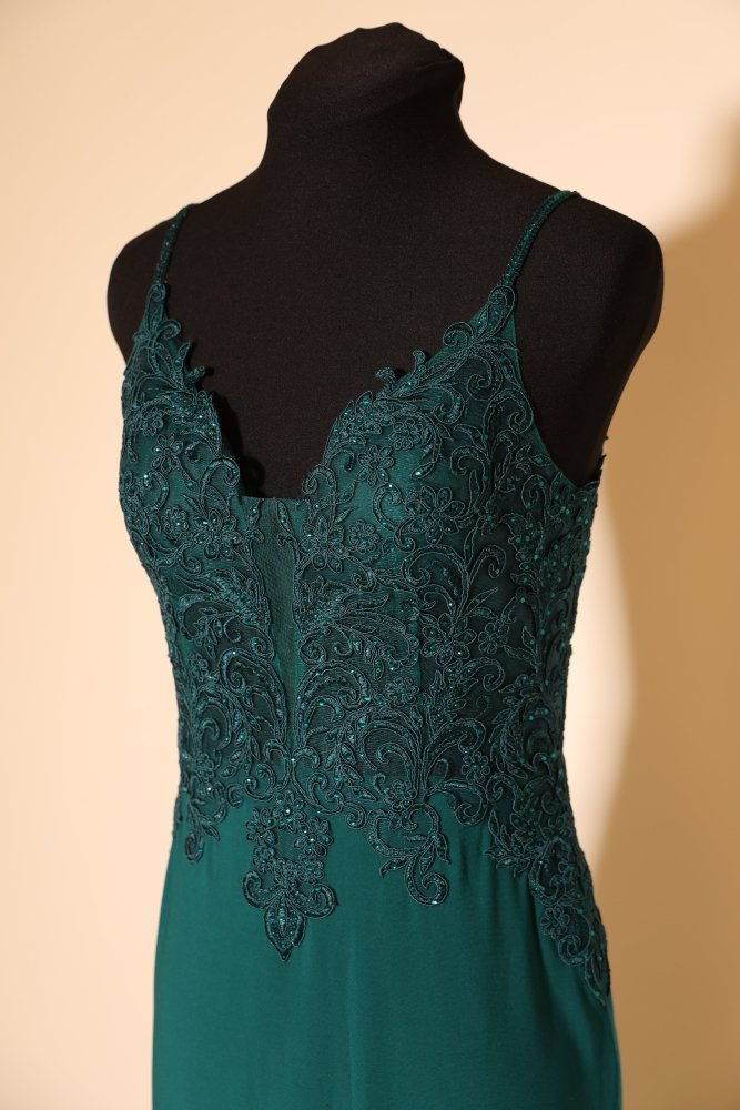 Second Hand figurbetontes Kleid mit Spitze, dunkelgrün - Dein Kleiderladen