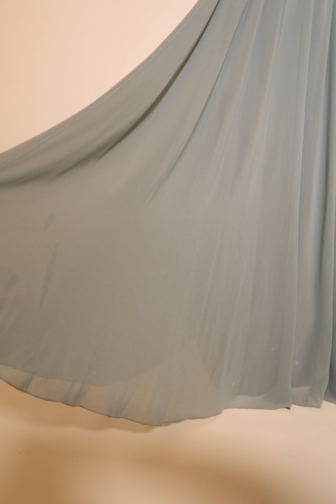 Second Hand hochgeschlossenes Chiffonkleid mit Perlen, grüngrau - Dein Kleiderladen