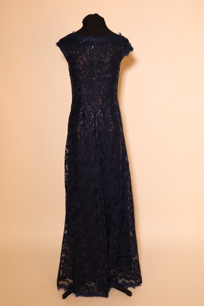 Second Hand hochgeschlossenes, figurbetontes Abendkleid mit schimmernder Bestickung, dunkelblau - Dein Kleiderladen