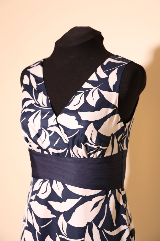 Second Hand kurzes Kleid mit floralem Muster, dunkelblau/weiß - Dein Kleiderladen