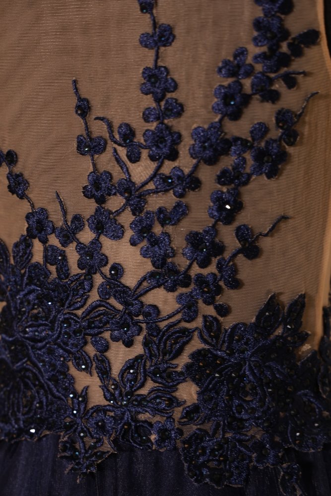 Second Hand langes Tüllkleid mit rankender Blumenspitze, dunkelblau - Dein Kleiderladen