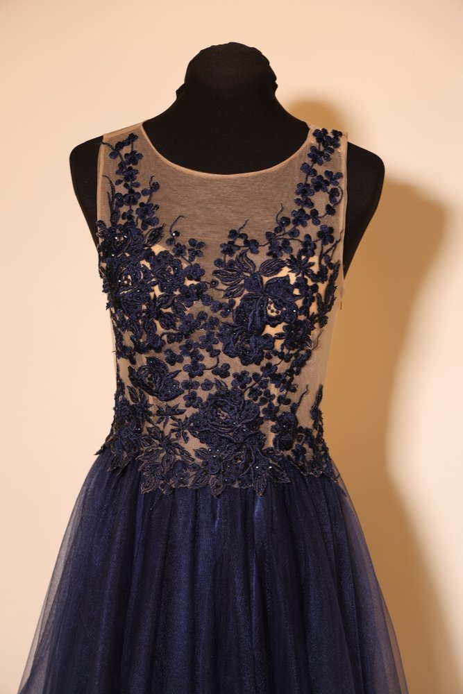 Second Hand langes Tüllkleid mit rankender Blumenspitze, dunkelblau - Dein Kleiderladen