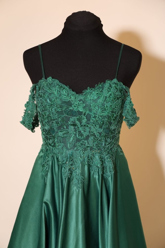 Second Hand Off-shoulder Satinkleid mit Spitze und Schnürung, grün - Dein Kleiderladen