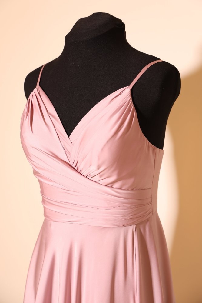 Second Hand schlichtes Satinkleid mit V - Ausschnitt, rosa - Dein Kleiderladen