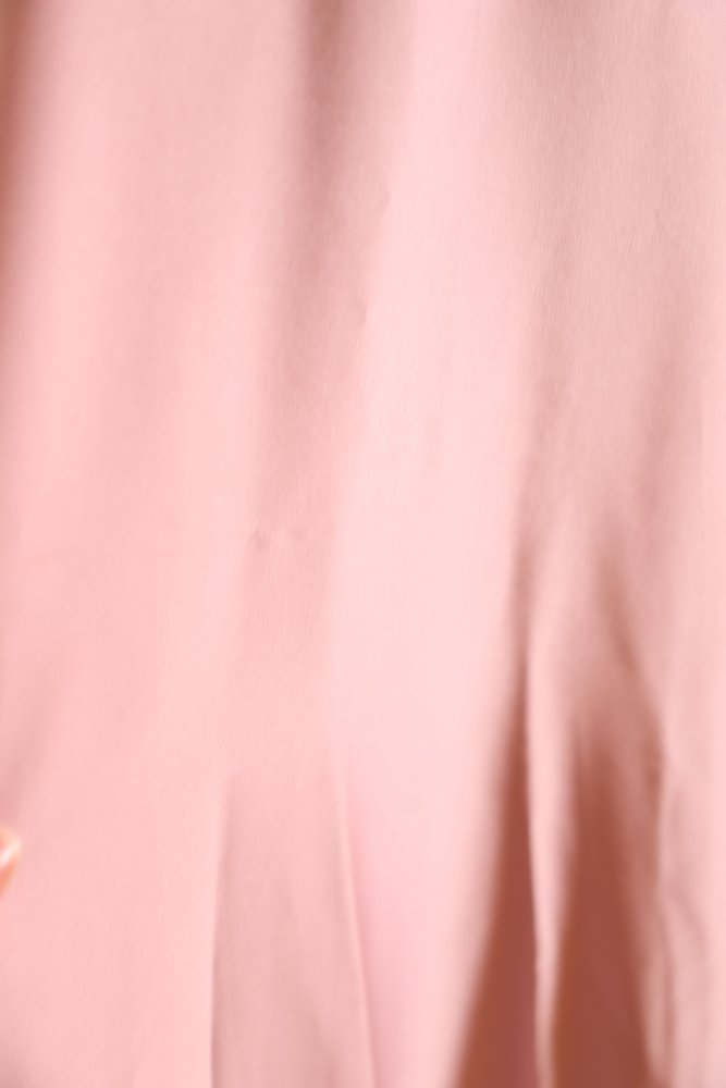 Second Hand schlichtes Satinkleid mit V - Ausschnitt, rosa - Dein Kleiderladen