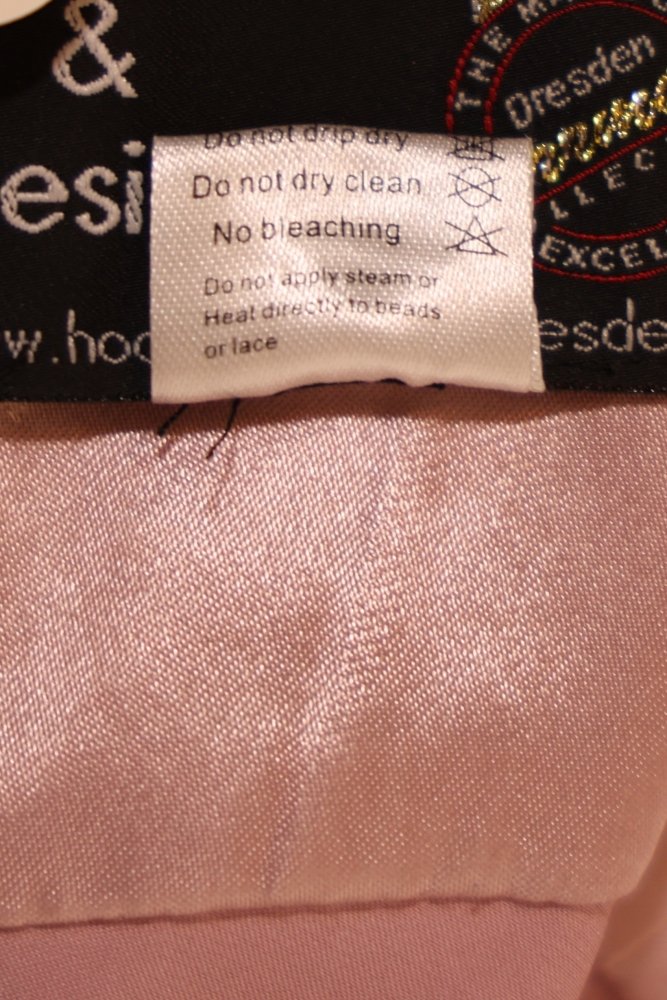 Second Hand schlichtes Satinkleid mit V - Ausschnitt, rosa - Dein Kleiderladen