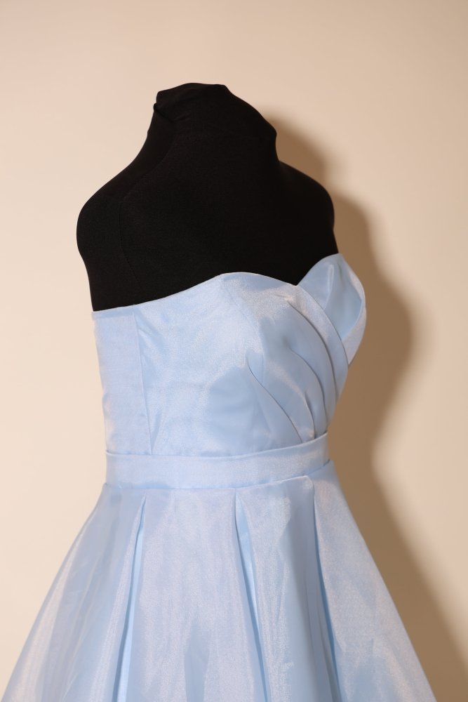 Second Hand trägerloses Cocktailkleid mit Wickel - Bustier und ausgestelltem Rock, hellblau - Dein Kleiderladen