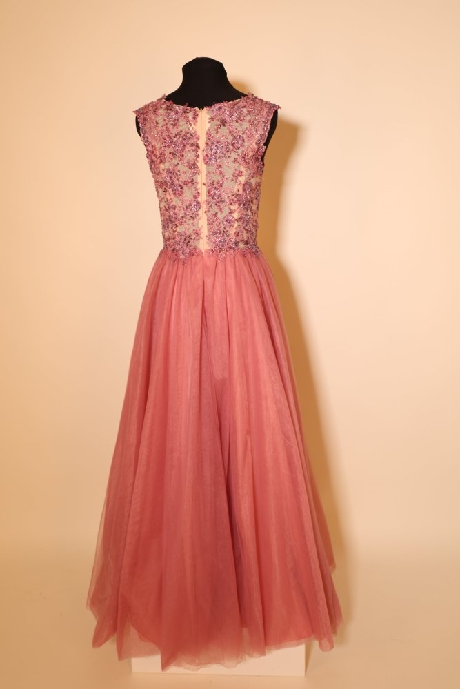 Second Hand Tüllkleid mit besonderen Blumenstickereien, rosa - Dein Kleiderladen