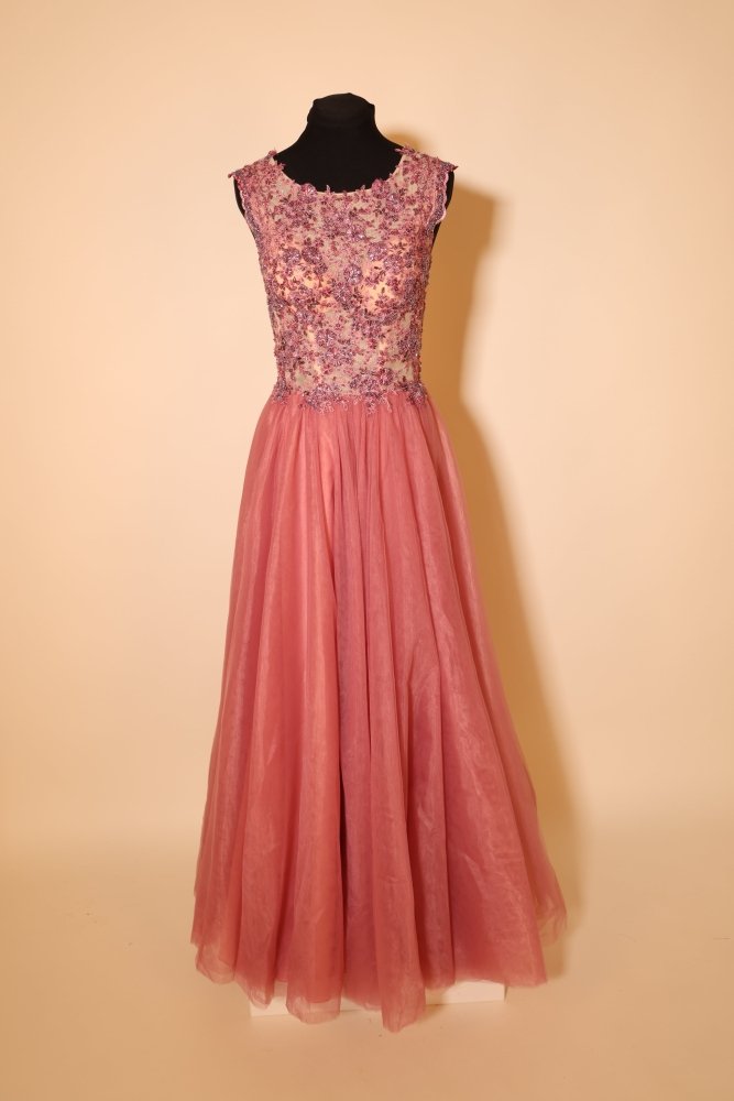 Second Hand Tüllkleid mit besonderen Blumenstickereien, rosa - Dein Kleiderladen