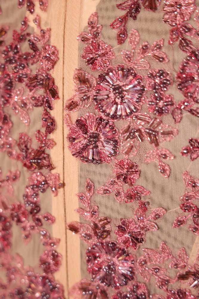Second Hand Tüllkleid mit besonderen Blumenstickereien, rosa - Dein Kleiderladen