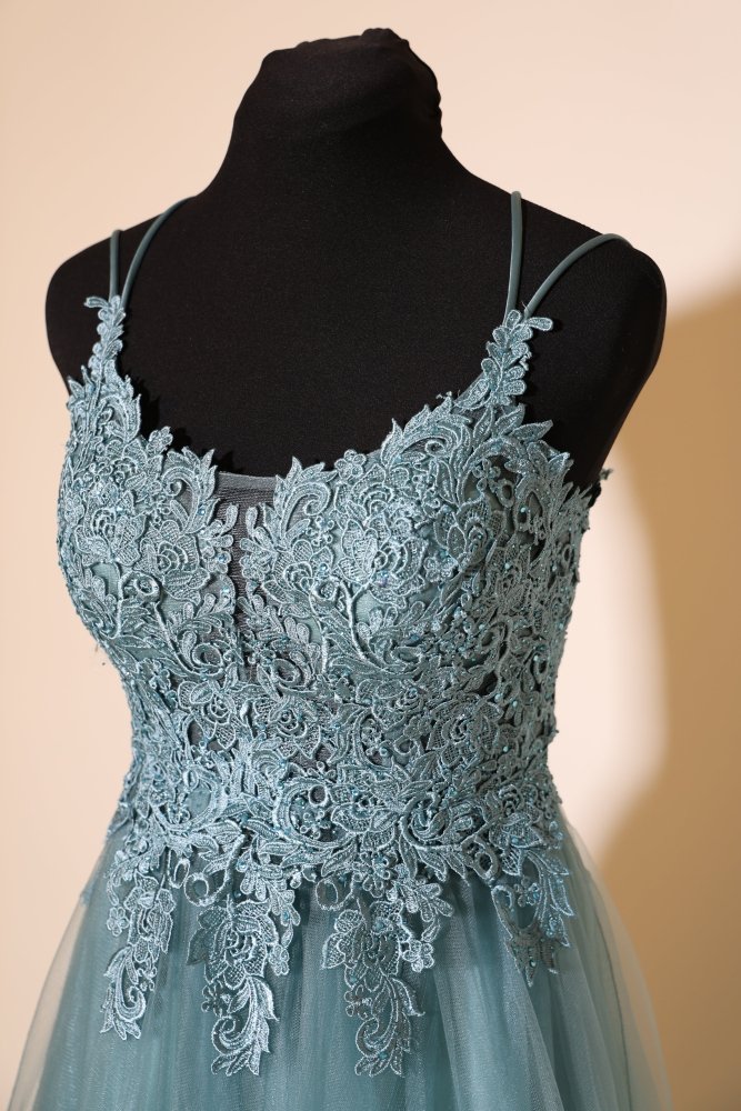 Second Hand Tüllkleid mit besonderer Rückenschnürung, ozeanwelle - Dein Kleiderladen