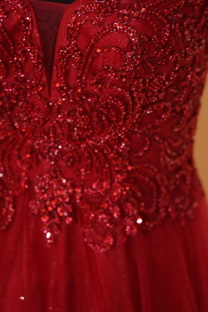Second Hand Tüllkleid mit Spitze und V - Ausschnitt, dunkelrot - Dein Kleiderladen